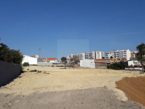 The Land is located next to the new Aldi supermarket Access is via Rua da Chavinha. PDM: 'Type II Mixed Typology Urban Expansion Areas'. Gross Construction Index: 0.8 m2/m2. Maximum buildability: 4,602.32 m2. Excellent location, next to the V12 with ...