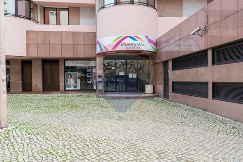 Description Very well located store, inserted in the Atlanta Park Galerias Shopping Center, right next to the Cidadão das Laranjeiras and Pingo Doce store. The store is located in one of the aisles with the most passage. Equipped with air conditionin...