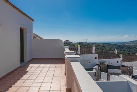 Well presented, two bedroom townhouse, with off-street parking, in “as new” condition, located at the top of Dona Julia golf in Casares Costa. The property is arranged over two main levels and comprises a large, open plan living room with fireplace, ...