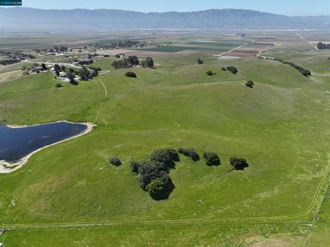 Nestled in Chualar Canyon amidst high-end ranch properties, this spectacular property graces the east side the picturesque Salinas Valley, nestled among the foothills of the Gabilan Mountain Range (home to Pinnacles National Park). Whether you envisi...