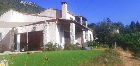 We offer for sale this beautiful detached villa of more than 130m2, located on a plot of approximately 1600m2. The property has an above ground swimming pool, pizza oven and wide terraces. On the ground floor, you will find an entrance hall, a superb...