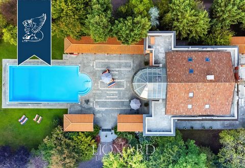A unique villa is sold in the historical center of Asti in Piedmont. This neoplastic residence on a hill with a panoramic look provides 2000 square meters of living space together with a pool surrounded by a private park area of ​​8,500 square meters...