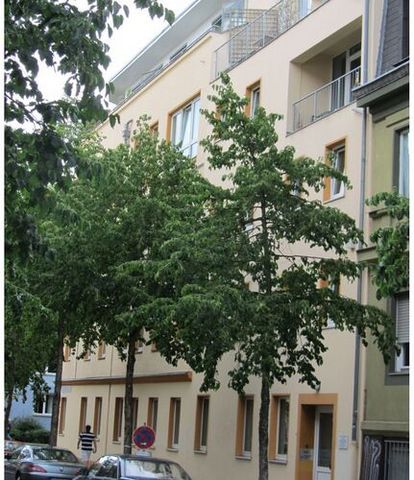 Non-smoking apartment in a quiet side street and still central! If you inquire, please give the age of the children! 2 children up to 14 years are included! The next supermarket is approx. 150 meters away (Mon -Sat: 7:00 a.m. -21: 00am). Discounters,...