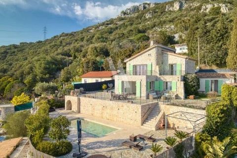 Nestled in La Turbie, facing south and 180° view from the tip of Italy to Saint Jean Cap Ferrat, this captivating property testifying to the timeless charm of the region, combines spectacular views of the sea and Monaco, relaxation area with swimming...