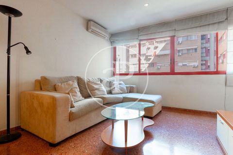 Appartement de 53 m2 avec vues dans la région de Ciutat de les Arts i de les Ciencies, Valencia.La propriété a un chambre, 1 salle de bains, climatisation, armoires intégrées et chauffage. Ref. VV2403021 Features: - Air Conditioning - Lift