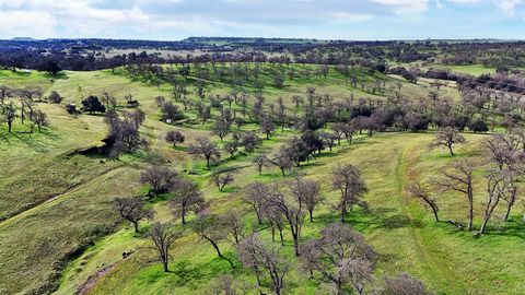Wallace Oaks Estates is a scenic property between Valley Springs and Lockeford in Calaveras County. With a private yet central location in California's noted Gold Country region, this 41-acre property has prime livestock grazing and hunting land, spe...