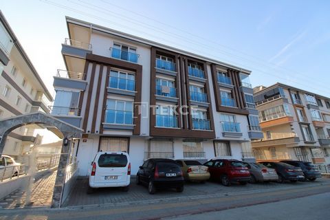 Готовые квартиры в выгодном месте в Анкаре, Алтындаг. Просторные квартиры в Анкаре, Алтындаг, привлекают внимание качественной отделкой. Они находятся в востребованном у инвесторов месте с хорошим потенциалом и по доступным ценам. ESB-00168 Features:...