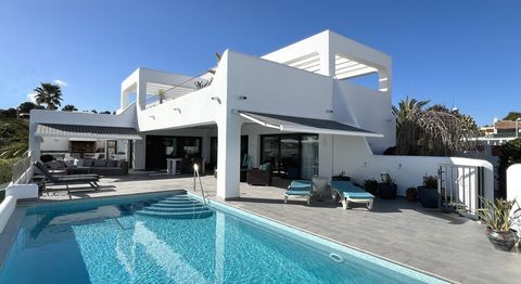 Modern style three bedroom villa with sea views is waiting for you to call it home! This stunning 3 bedroom modern villa for sale is a true gem waiting to be discovered. Distributed over two levels with the added convenience of internal lift access, ...