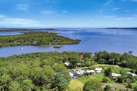 Escape to your own private paradise on Lamb Island, Queensland, Australia. This stunning 4 bedroom, 2 bathroom house is the perfect blend of luxury and tranquility. Located in one of the most sought-after areas, this property offers all the comforts ...