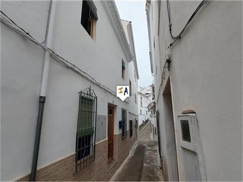This 138m2 build 3 bedroom townhouse is situated in popular Castillo de Locubin close to the historical city of Alcala la Real in the south of Jaen province in Andalucia, Spain. Being sold part furnished for 44,000 euros it is ready to move into and ...