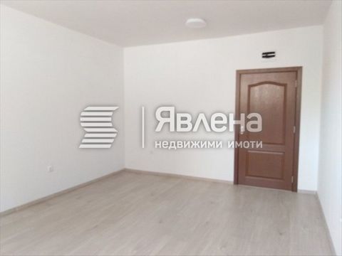 Great opportunity for own office, new construction in a building with perfect location. Nearby are the buildings of the Municipality of Blagoevgrad, District and District Court, bank offices, and next door is a city park. The premise has a built-up a...