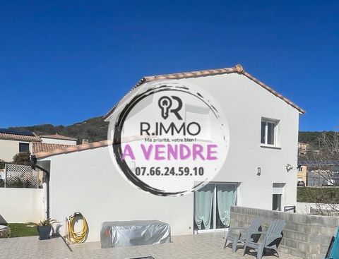 Exclusive to R.IMMO. To be discovered without delay! Located only 15 minutes from Clermont-l'Hérault and close to the A75 motorway, the village of Péret offers local shops, schools and many activities for the whole family. You will fall under the spe...