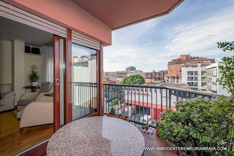 Located in a quiet, and, residential area this apartment consists of a beautiful living room with terrace, and, fireplace, 6 bedrooms including a suite with balcony and dressing room, 3 bathrooms, an office, and, a laundry room. This accommodation ha...