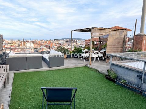 Exclusive penthouse with unique views and its own swimming pool.~~We are pleased to offer homes like this. On Passeig Sant Gervasi, a completely exterior penthouse, renovated and a movie terrace.~~The protagonist of this beautiful property is the liv...