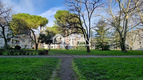 PRICE DROP!! TOULOUSE - RANGUEIL near metro. Come and discover this type 3 apartment on the ground floor, crossing, bright, recent double glazing, it is composed of a kitchen overlooking a wooded park, a living room opening onto a loggia, two bedroom...
