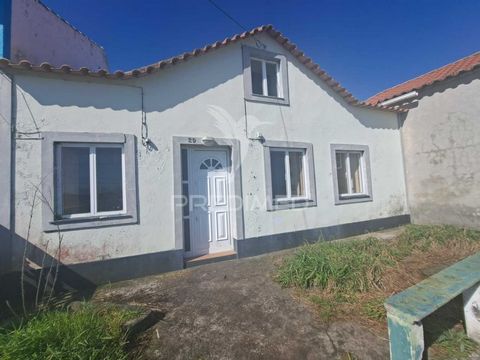 A 2 bedroom villa to recover in Vila Nova with an excellent view seems to be an interesting opportunity. Vila Nova is an area known for its beauty and attractions, so a property with panoramic views can certainly attract many interested parties. Howe...