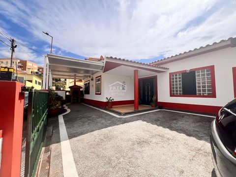 Located in Funchal. Situated in the vicinity of Funchal, close proximity to the Madeira Shopping Mall and convenient public transportation, this property offers a prime opportunity for discerning buyers. The property consists of two independent resid...