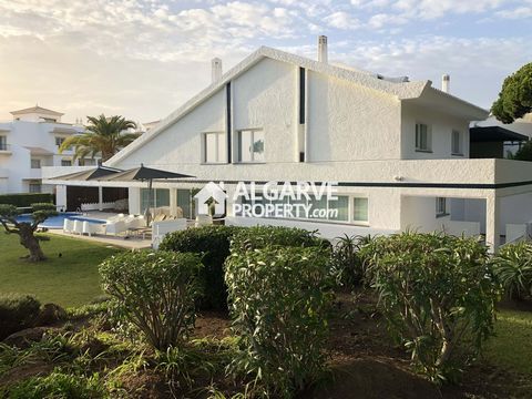 Located in Vilamoura. Villa with 6 bedrooms located within walking distance of all amenities and the beach. Recently renovated in the modern style, this villa is inserted in a plot of land with 1.600 sq.m. plot and 250 sq.m. of built area. Distribute...