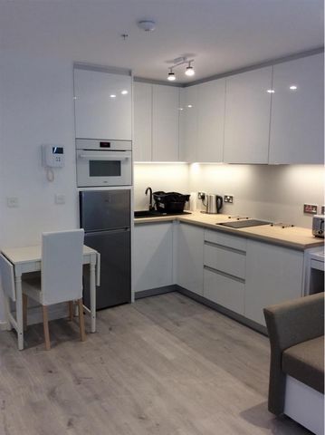 Located in The Hub. Chestertons is pleased to exclusively offer for sale, this studio apartment located in The Hub, Gibraltar. This apartment is fully equipped with a pull down bed / sofa arrangement, fully fitted kitchen and balcony with sea views. ...