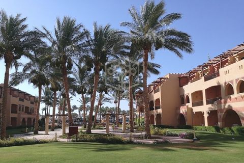 Complexe hôtelier à vendre situé dans l'une des plus belles villes de la Costa del Murcia, à environ 15 km de la plage. Construit en 2007 Surface totale - 25.412 m2 Composé d'un Hôtel 4 étoiles avec 66 chambres + Bâtiment thermal + Bâtiment avec 96 a...