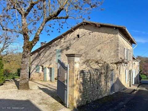 A truly wonderful and rare property on the market dating back to the 17th century and probably beyond. In fact, the property appears on an old Post route map of the 1600’s. This gorgeous, former ‘Relais de Poste’ is in fantastic condition and has ret...