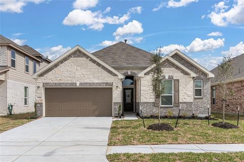 OPEN HOUSE SATURDAY, MARCH 16TH 12-4PM! KB HOME NEW CONSTRUCTION - Welcome home to 15326 Silver Breeze Lane situated on a lake lot with no back neighbors in Lakewood Pines and zoned to Humble ISD! This floor plan features 3 bedrooms, 2 full baths and...