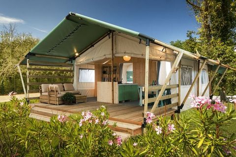 Camping with the comforts of a chalet! These tasteful glamping tents don't just feature a kitchen and bathroom, but even a TV and air conditioning. You can choose from two different types: the 5-person type with two bedrooms (HR-52465-67) and the 6-p...