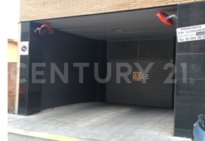 Are you looking to invest in your comfort, in the safety of your car and in your peace of mind? On Josep Jardi de Santa Perpetua de Mogoda street, we have the garage you need. Also, would you like to propose a price that could be studied? HURRY UP, L...