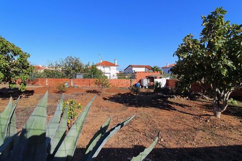 This is your opportunity to invest for the long term in real estate. The area of Outeiro de Polima (São Domingos de Rana) is in rapid development and offers its inhabitants an enviable quality of life. These lands are surrounded by all trade, service...