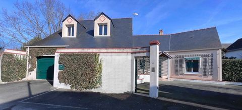 Chalonnes-sur-Loire plein centre : Vaste maison familiale avec terrain, terrasse, cabanons, garage et stationnement extérieur