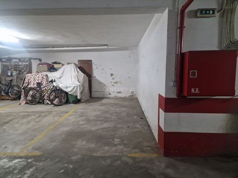 Lugar de Garagem em Ribeirão Vila Nova de Famalicão com uma área de 15,70m2.