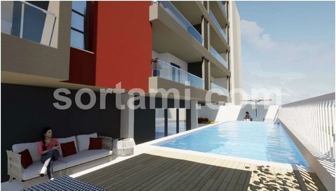 Excellent three bedroom apartment under construction, located in a quiet area of Faro. With three bedrooms, which of one is en-suite, this apartment is ideal for those looking for privacy and comfort. The well equipped kitchen provides a functional a...
