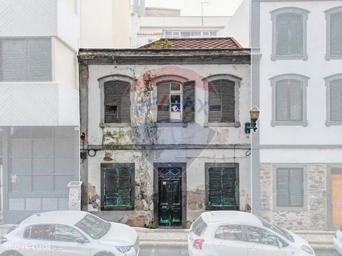 Do you want an Urban Building in the Heart of the City of Funchal?    Do you aspire to make an investment directed to LA?   Is being close to several Services decisive in your choice?   We have the right opportunity for you!   Building for sale , con...