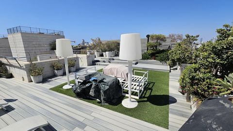 Si quieres ver el apartamento más bonito del corazón de Tel Aviv (Lev Hayir) debes venir a visitar el complejo Rova Lev Hayir. Tenemos a la venta un increíble ático dúplex con 2 balcones soleados, un balcón que sale del salón de 20 metros + una enorm...