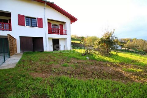 Ref 68001ML: In Mendionde, beautiful areas for this plateau to be developed with garden and private parking, mains drainage. Located in a quiet environment, plateau to be converted with large garden of approximately 478 m2. Large house divided into 4...