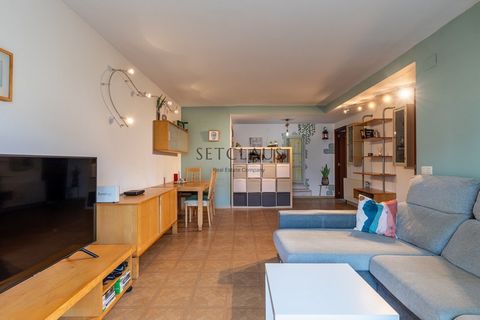 Flat for sale in Montgat, with 1,055 ft2, 3 rooms and 1 bathrooms, Garage, Storage room, Lift and Air conditioning. Features: - Lift - Air Conditioning - Garage