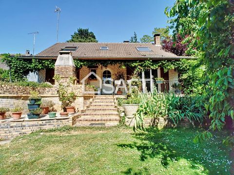 A Boutigny sur Essonne, venez découvrir cette maison traditionnelle édifiée sur un terrain de 846 m², et située à 1,4 km de la gare. La maison dispose d'un rez de chaussée de vie avec son séjour avec cheminée, sa cuisine équipée, ses 2 chambres, sa s...