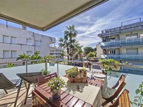 Lucas Fox presents this fantastic corner apartment for sale located in an unbeatable area, close to the beach and the train station. It is located on the first floor of a modern-style building, built in 2004. The property is very cozy and has a lot o...