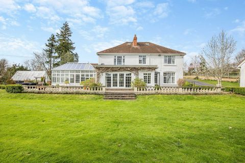 This impressive period home sits on the edge of Goodrich village, enjoying an elevated position overlooking the River Wye and the iconic Coppett Hill. Sat imposingly within over 1.6 acres of mature landscaped grounds, the house is beautifully proport...