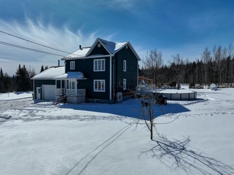 Large two-storey home, located on a 100,000 square foot lot in agricultural zoning. It offers 3 bedrooms, a beautiful open area, a large family room in the basement currently used as a daycare, as well as a 28' x 28' garage that will charm more than ...