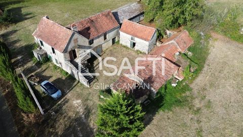 Old Quercy farm near Vidaillac with 80m² of living space. Quiet in nature, this authentic Quercynoise will seduce you with its charm and its location. Immediately habitable, beautiful prospects for renovation and development will delight lovers of be...