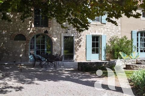 SOLE AGENT - For sale in Plan-d'Orgon. Property just a few minutes from Eygalieres, in a privileged, peaceful setting. This recently renovated, authentic Provencal farmhouse (280 m²) is the perfect vacation home for families and friends. Its large li...