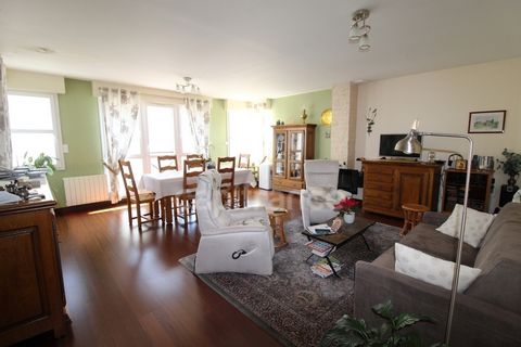 Dpt Nord (59), à vendre VALENCIENNES appartement 3 chambres, balcon, cave et parking