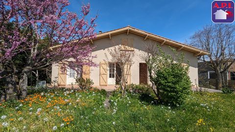 T8 VILLA WITH PYRENEES VIEW Facing due SOUTH, with a lovely view of the Pyrenees on the other side of the road, come and discover this 8-room villa with approximately 155m² of living space, spread over 2 levels + convertible attic and outbuilding. We...