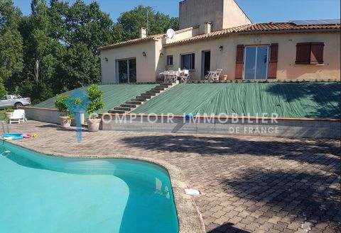 In the town of Puylaurens, buy this 200m2 house with 4 bedrooms on the ground floor, 1 large kitchen with dining area opening onto its terrace and 1 living room of 50m2. The total basement of 170 m2 of which 70 m2 is fitted out (large room of 55 m2 t...