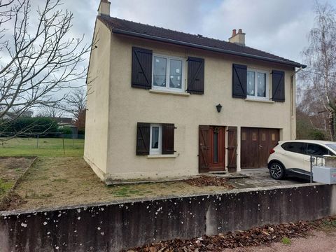 Saint Vallier(71230) House built on a plot of 717m². Ideally located, close to high school, college, shops, town center of Montceau, access RCEA 4 minutes..... It consists on the ground floor of an entrance hall, serving garage, boiler room, a bedroo...
