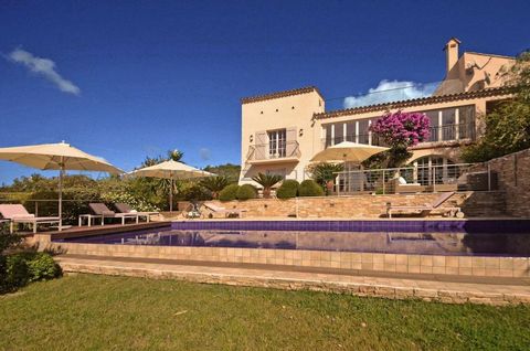 This beautiful property offers a wonderful view over the vineyards of the famous “Domaine de la Croix” to the sea. The nearest beach “Sylvabelle” is just 3mn drive. Ground Floor: – Kitchen – DIning room with access to the terrace – Living room with a...