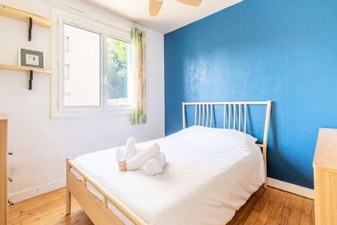 Dieses charmante, 60 m² große Apartment im Jolimont-Viertel von Toulouse ist eine ideale Wahl für einen Touristenaufenthalt und bietet bequem Platz für bis zu 4 Personen. Die Wohnung befindet sich im 2. Stock eines Gebäudes mit Aufzug und verfügt übe...