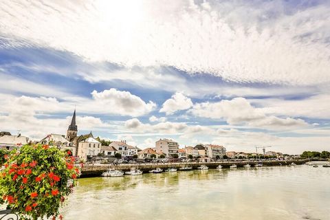 Willkommen in Bulle Océane, Ihrer Oase der Ruhe in Saint Gilles Croix de Vie! Unser Apartment im 3. Stock liegt nur 50 Meter vom Strand entfernt in der Residenz Le Panoramique und bietet Ihnen freie Sicht und Komfort für einen unvergesslichen Urlaub....