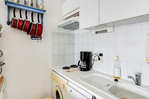 Ten przyjemny apartament o powierzchni 43 m² sk?ada si? z salonu z sof? i telewizorem, oferuj?c du?o miejsca na relaks. Pomie?ci maksymalnie 4 osoby, posiada dwie sypialnie, jedn? z ?ף?kiem o szeroko?ci 140 cm i drug? z ?ף?kiem o szeroko?ci 140 cm or...